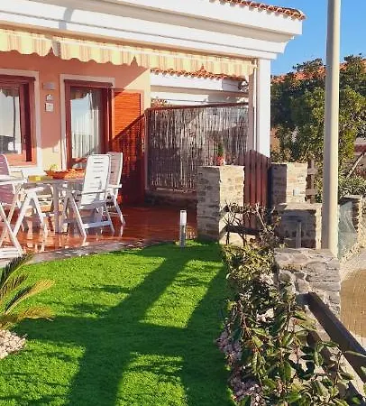 Giulia Fronte Mare Feriehus *