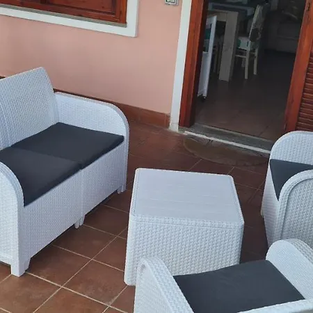 Giulia Fronte Mare Feriehus Stintino