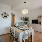 Giulia Fronte Mare بيت للعطل